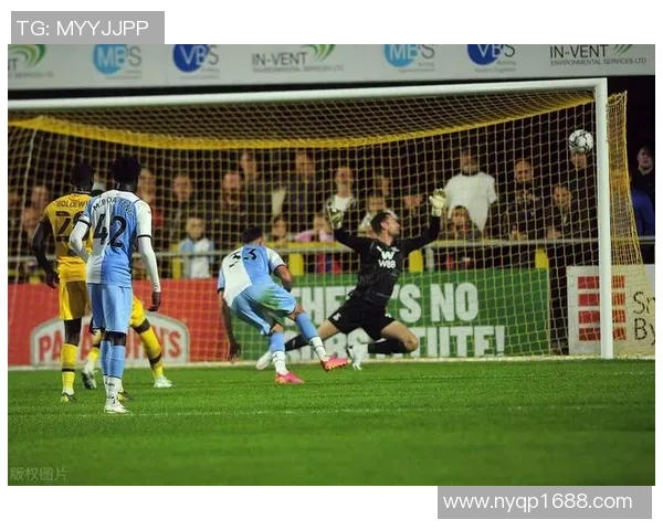 米尔顿开对阵威科姆的精彩较量分析与赛后点评